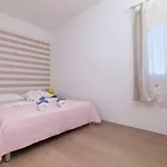 Ava Sibenik